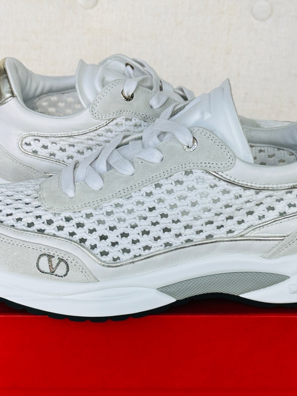 NEW designer Valentino Garavani woven trainers shoes white gold EU 41 10 🌟